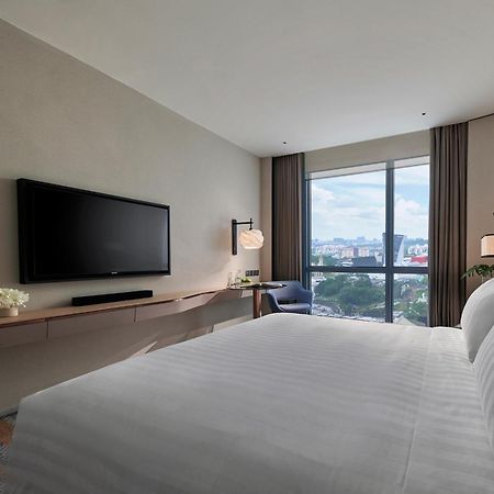 Amari Kuala Lumpur Hotel Exterior photo Deluxe Room