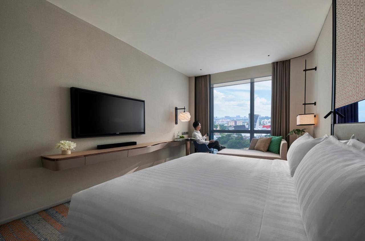 Amari Kuala Lumpur Hotel Exterior photo Deluxe Room