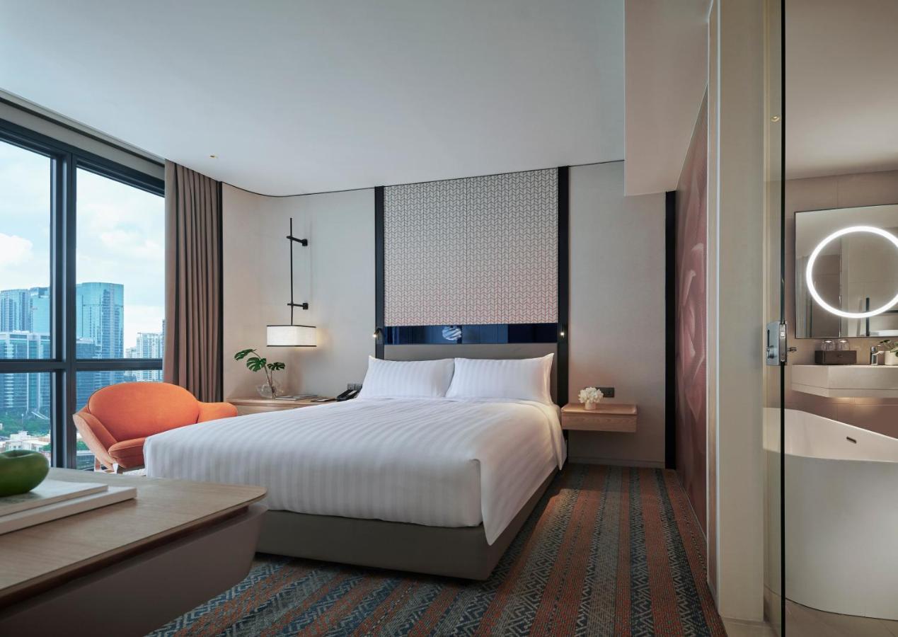 Amari Kuala Lumpur Hotel Exterior photo Deluxe Room
