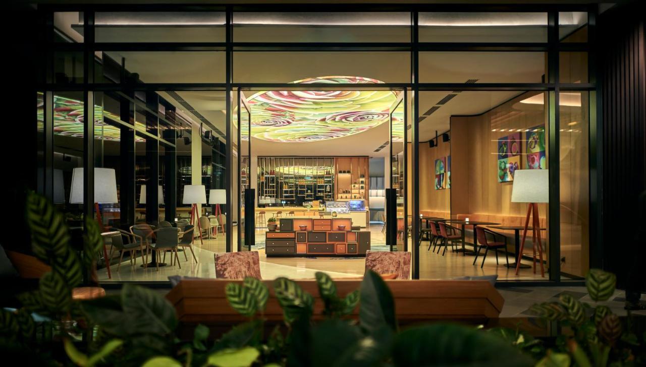 Amari Kuala Lumpur Hotel Exterior photo The lobby lounge