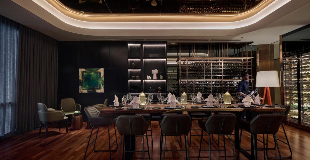 Amari Kuala Lumpur Hotel Exterior photo The private dining room at the restaurant