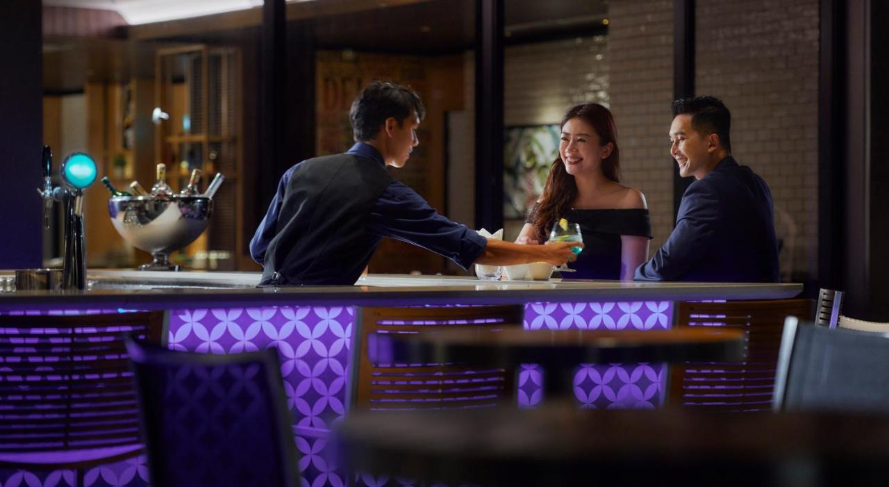 Amari Kuala Lumpur Hotel Exterior photo The bar at the 101 Skybar